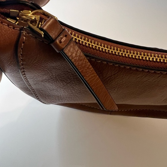 AUTHENTIC FOSSIL HARWELL LEATHER CRESCENT BAG - Picture 9 of 13